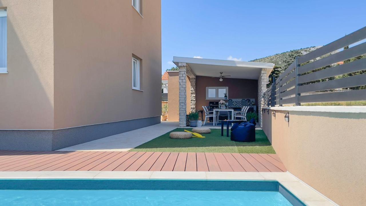 Apartments King And Queen Povile Esterno foto